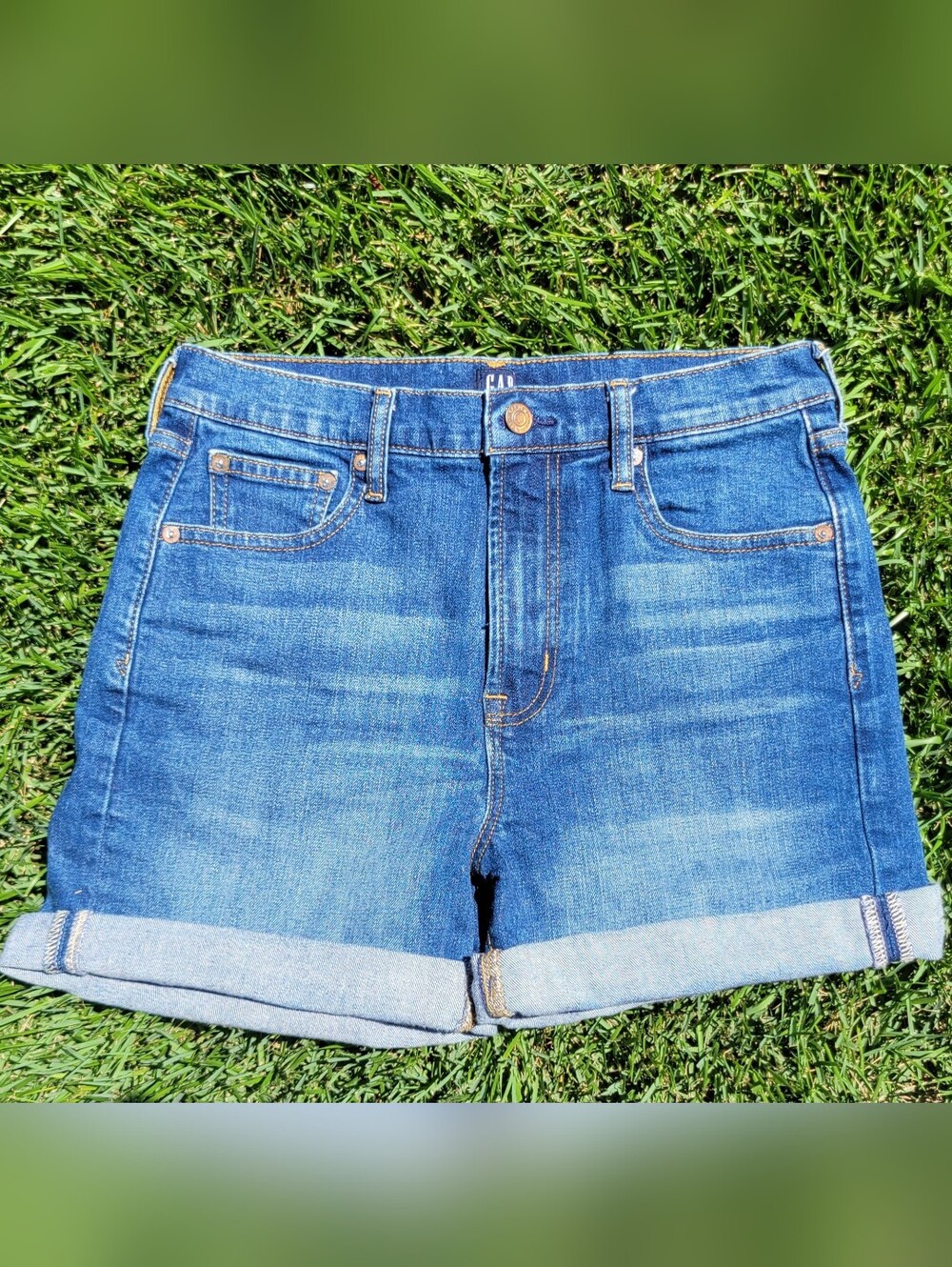Gap Womens High Rise 4" Inseam Shorts Cuffed Hem, Size 27 (Measures 29W)